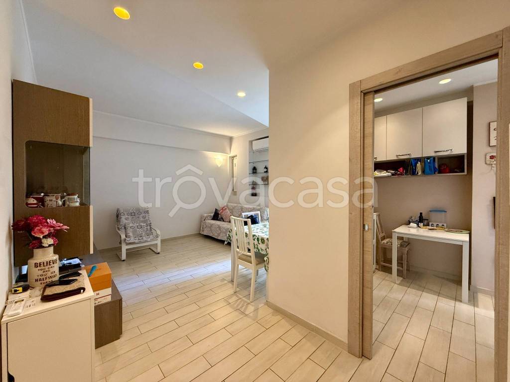 appartamento in vendita a Roma in zona Appio Latino