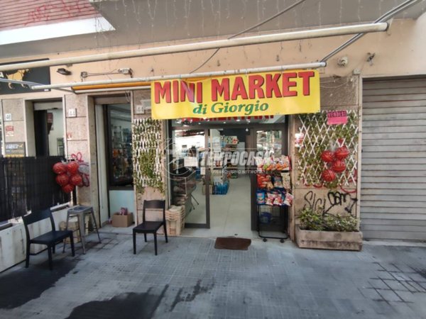 negozio in vendita a Roma in zona Prenestino-Centocelle