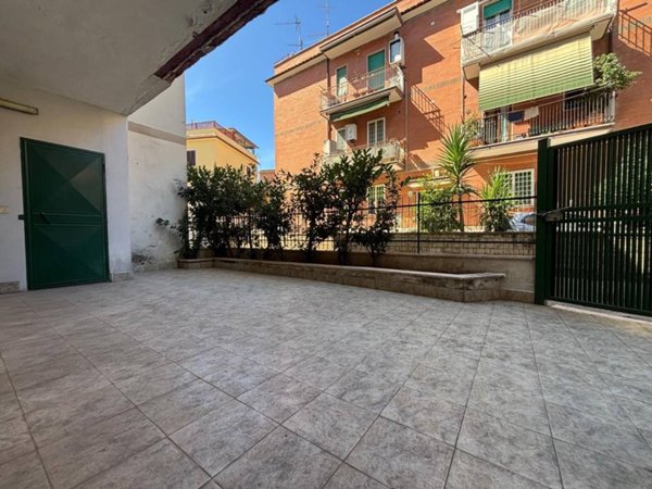 appartamento in vendita a Roma in zona Tor Vergata/Torrenova