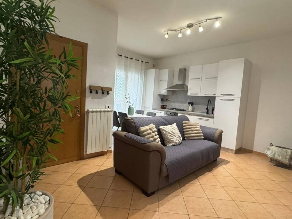 appartamento in vendita a Roma in zona Romanina