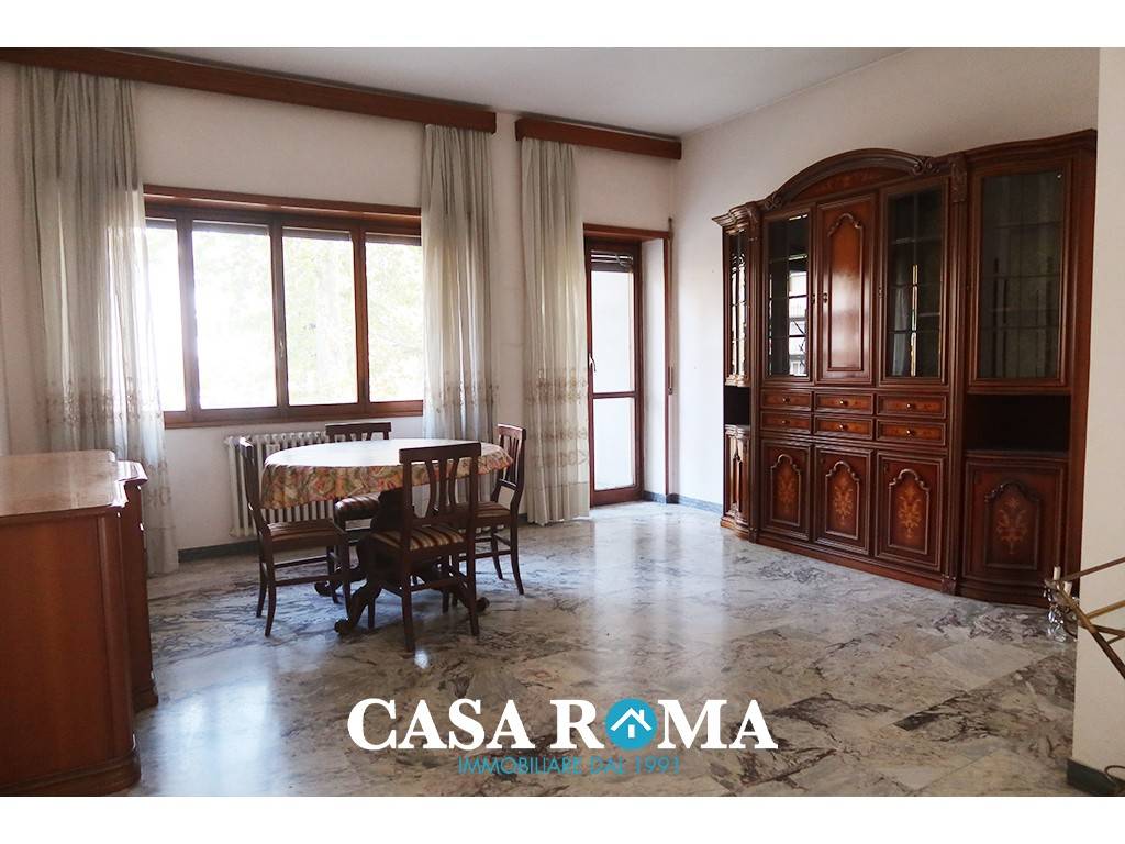 appartamento in vendita a Roma in zona Appio Latino