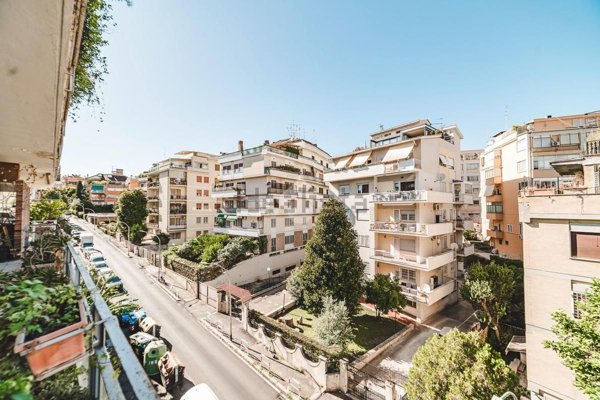 appartamento in vendita a Roma in zona Tor di Quinto