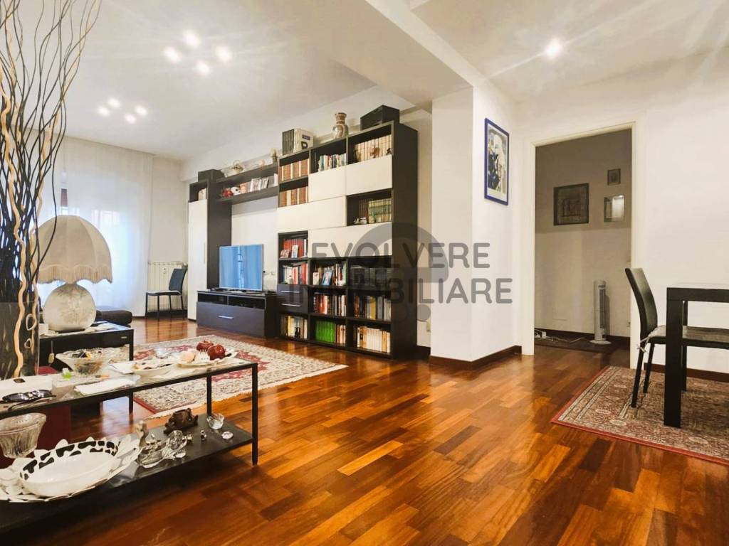 appartamento in vendita a Roma in zona Appio Claudio