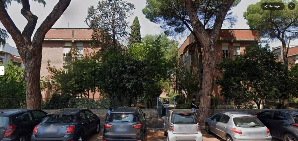 appartamento in vendita a Roma in zona Giuliano Dalmata