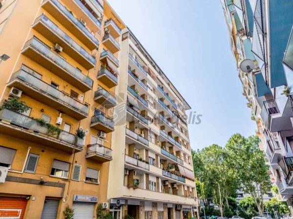 appartamento in vendita a Roma in zona Ostiense