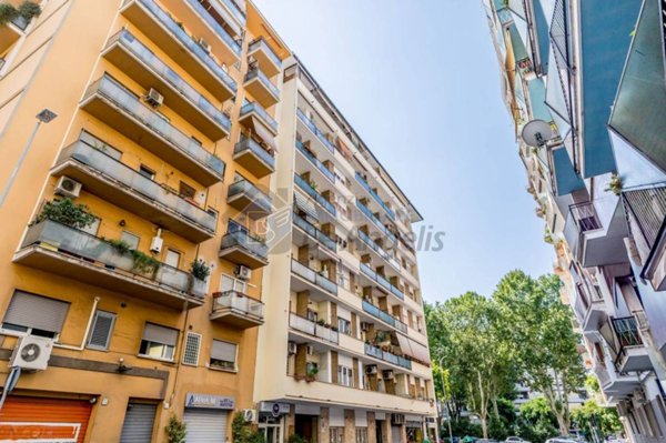 appartamento in vendita a Roma in zona Ostiense