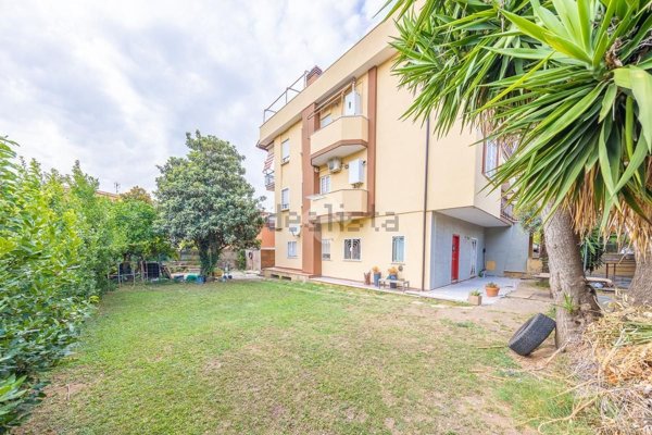 appartamento in vendita a Roma in zona Casal Morena