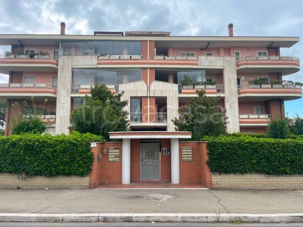 appartamento in vendita a Roma in zona Mezzocammino