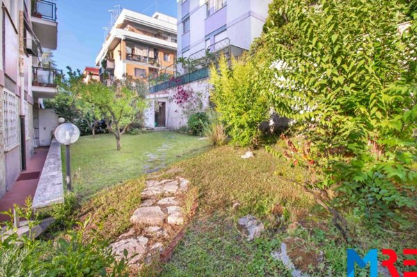 appartamento in vendita a Roma in zona Giuliano Dalmata