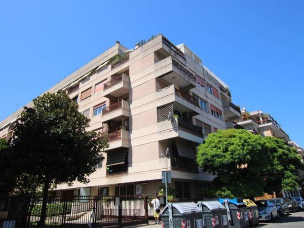 appartamento in vendita a Roma in zona Castel Fusano