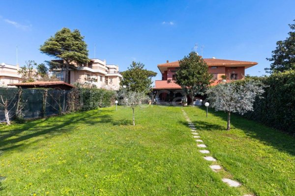 casa indipendente in vendita a Roma in zona Axa