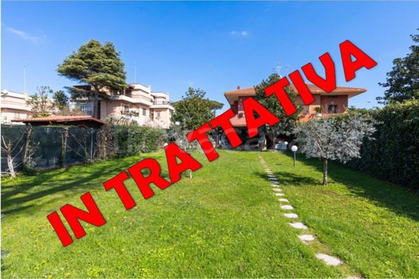 casa indipendente in vendita a Roma in zona Axa