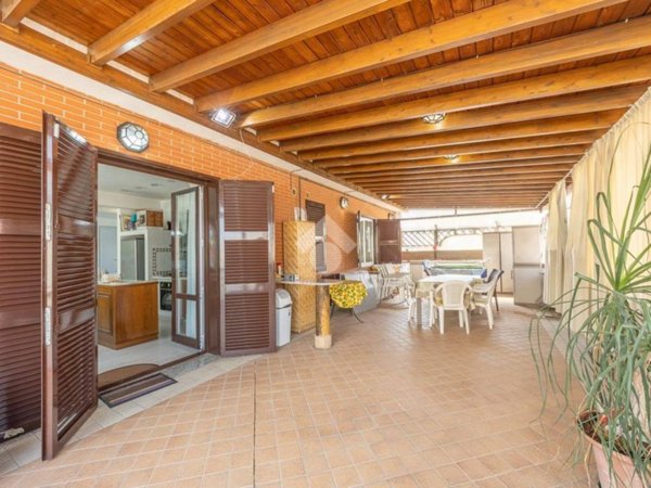 appartamento in vendita a Roma in zona Castelverde