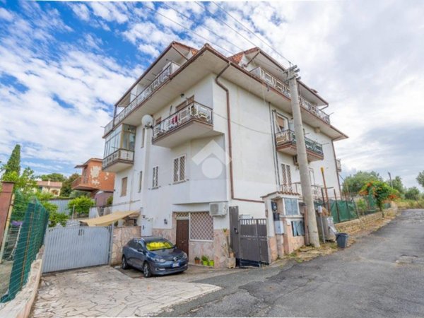 appartamento in vendita a Roma in zona Borghesiana