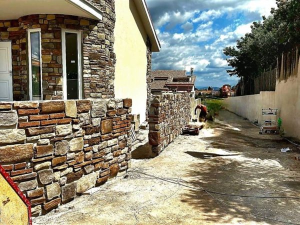 casa indipendente in vendita a Roma in zona Romanina