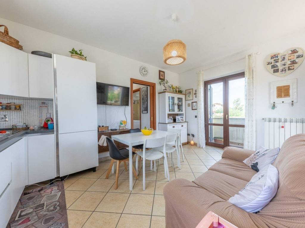 appartamento in vendita a Roma in zona Lunghezza