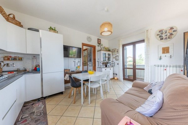 appartamento in vendita a Roma in zona Lunghezza