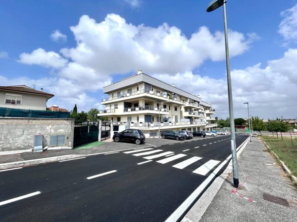appartamento in vendita a Roma in zona Acilia