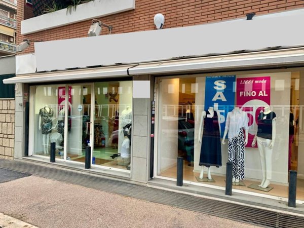 negozio in vendita a Roma in zona Rione Prati