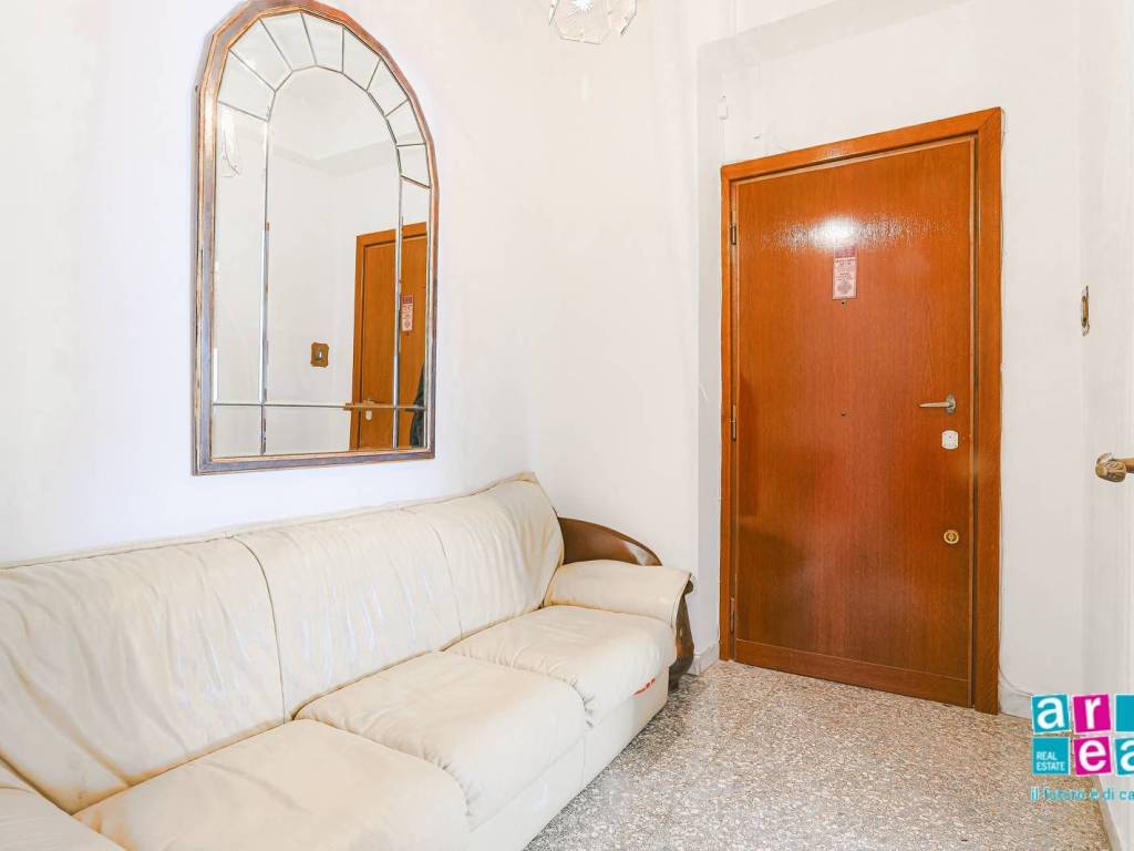 appartamento in vendita a Roma in zona Ostiense
