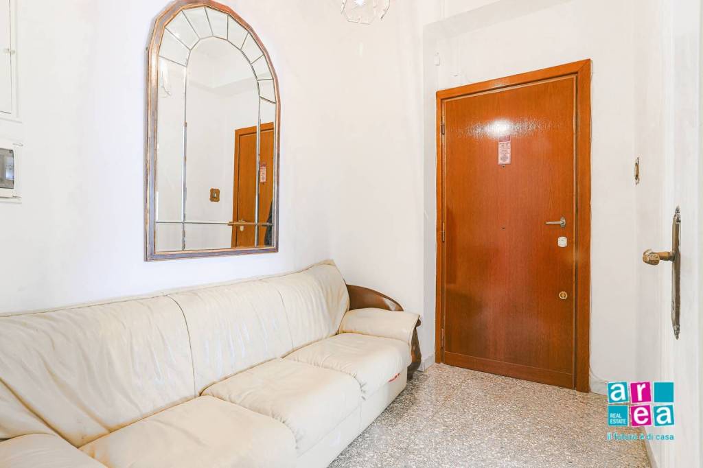 appartamento in vendita a Roma in zona Ostiense