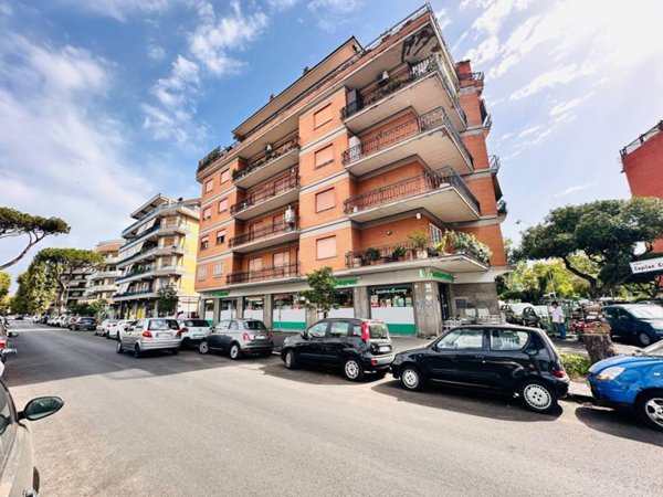 appartamento in vendita a Roma in zona Ostia