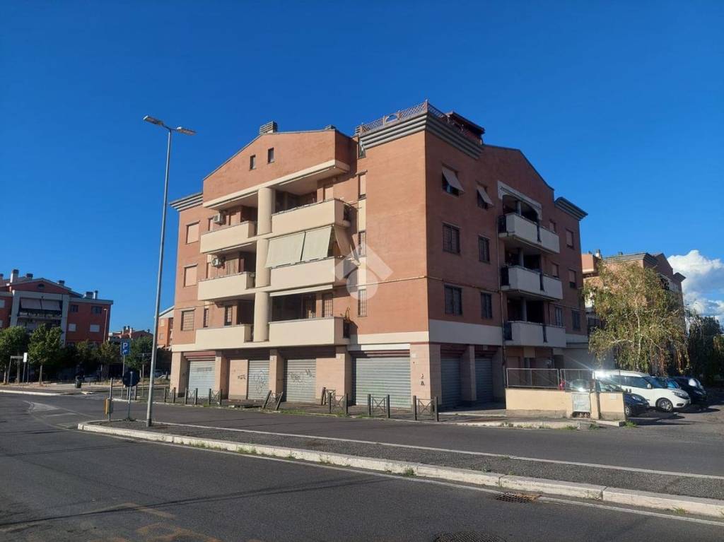 appartamento in vendita a Roma in zona Castelverde
