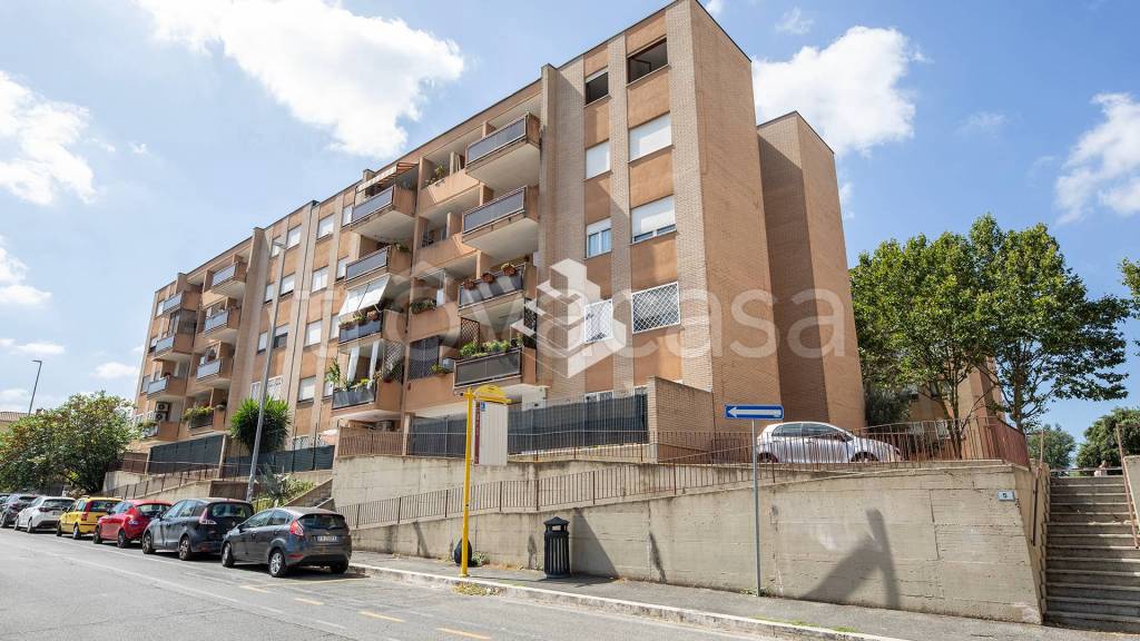 appartamento in vendita a Roma in zona Ostiense