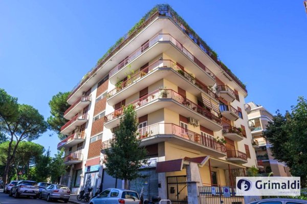 appartamento in vendita a Roma in zona Ardeatino