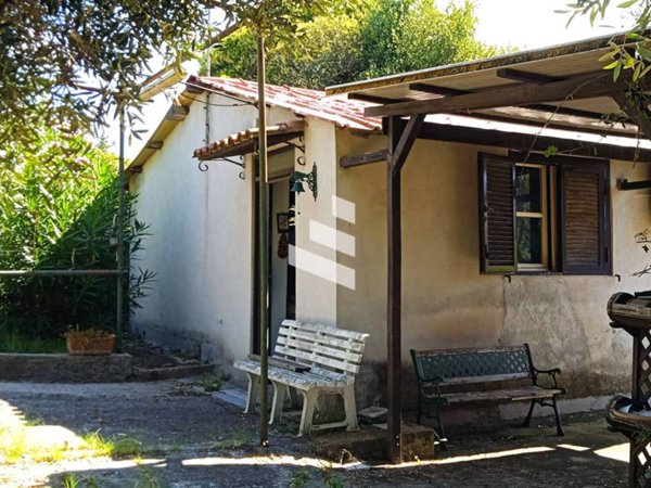 casa indipendente in vendita a Roma in zona Massimina/Casal Lumbroso