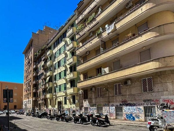 appartamento in vendita a Roma in zona Tuscolano