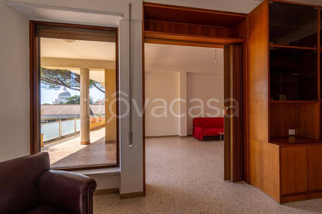 appartamento in vendita a Roma in zona EUR