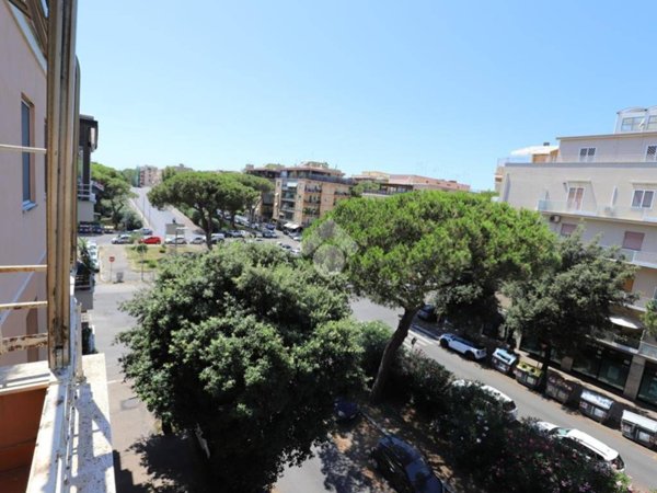 appartamento in vendita a Roma in zona Castel Fusano