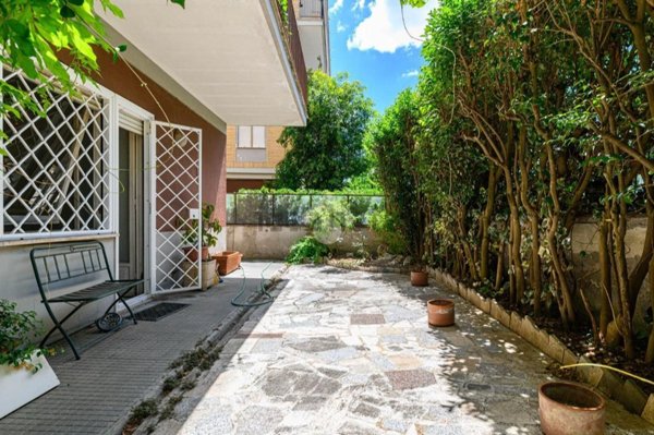 appartamento in vendita a Roma in zona Tuscolano