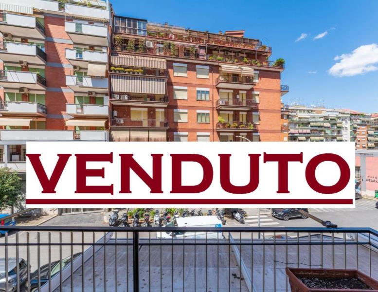 appartamento in vendita a Roma in zona Prenestino-Labicano