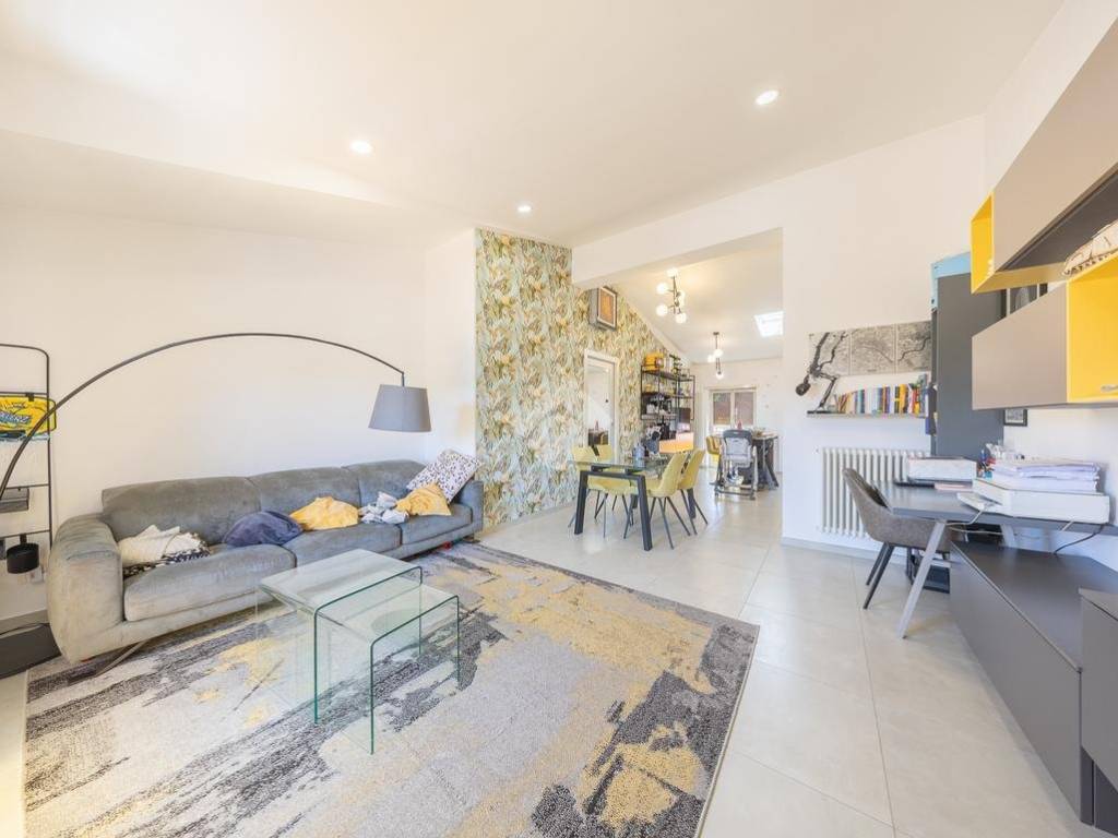 appartamento in vendita a Roma in zona Castelverde