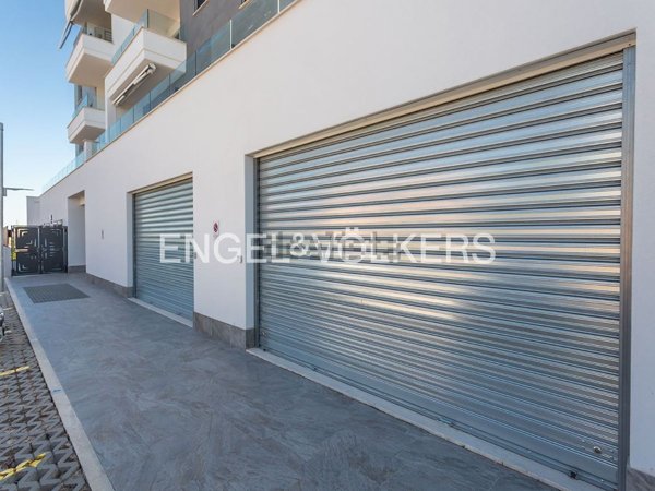 locale commerciale in vendita a Roma in zona Massimina/Casal Lumbroso