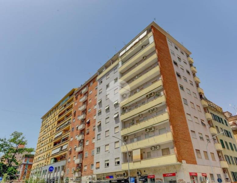 appartamento in vendita a Roma in zona Tuscolano