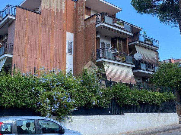 appartamento in vendita a Roma in zona Torre Gaia