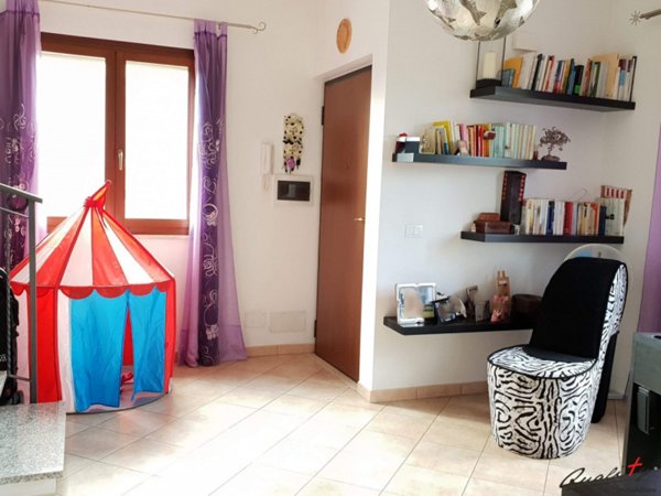 casa semindipendente in vendita a Roma in zona Giardini di Corcolle