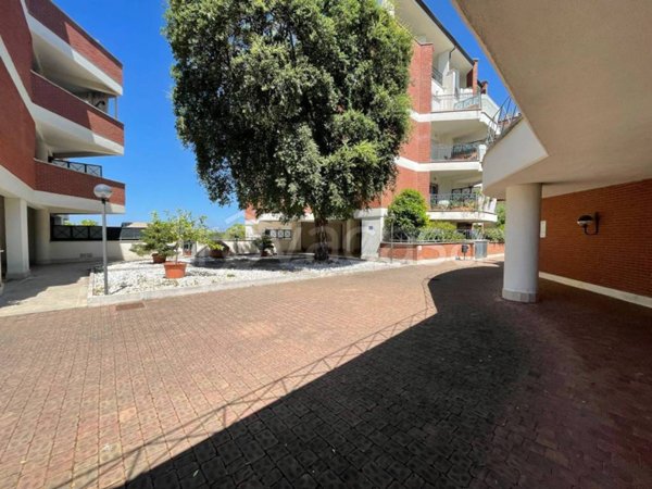 appartamento in vendita a Roma in zona Casalotti