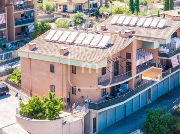 appartamento in vendita a Roma in zona Lunghezza