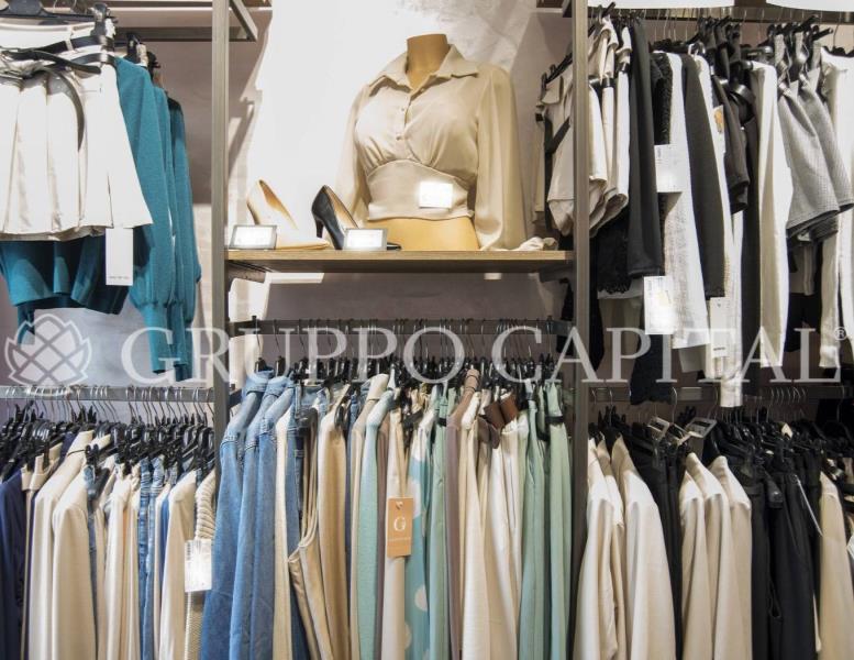 negozio in vendita a Roma in zona Appio Latino