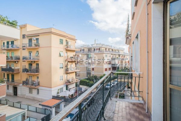 appartamento in vendita a Roma in zona Gianicolense