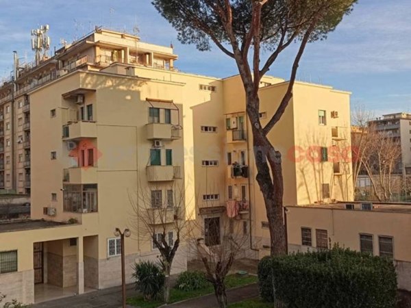 appartamento in vendita a Roma in zona Prenestino-Labicano