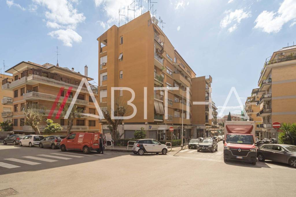 appartamento in vendita a Roma in zona Monte Sacro/Talenti