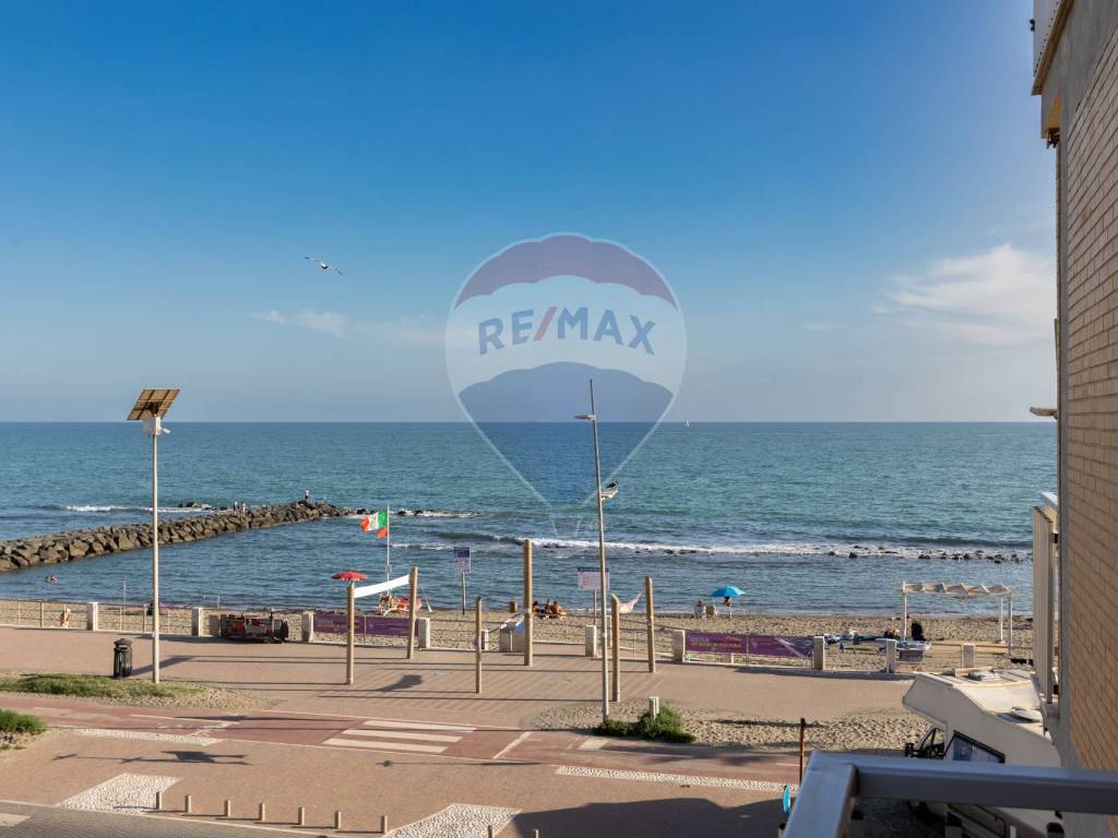 appartamento in vendita a Roma in zona Ostia