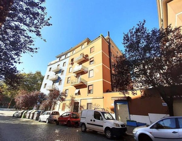 locale commerciale in vendita a Roma in zona Gianicolense