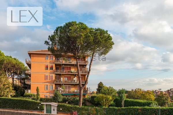 appartamento in vendita a Roma in zona Corviale