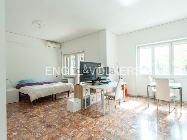 appartamento in vendita a Roma in zona Appio Claudio
